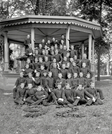 Photo showing: Class of '92 -- Annapolis, Maryland, circa 1892. Class of '92, U.S. Naval Academy.