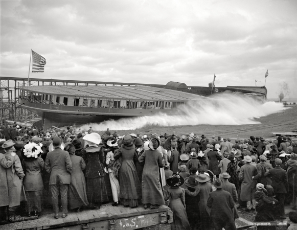 Photo showing: The Launch -- November 9, 1912. Wyandotte, Michigan. Steamer Seeandbee, the launch. 