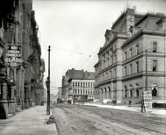 Photo showing: Toledo PO -- Post Office on St. Clair Street, Toledo, Ohio, circa 1905.