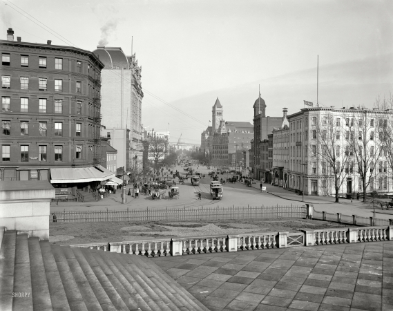 Photo showing: Pennsylvania Avenue: 1902 -- Washington, D.C. Taken from the Treasury Department steps; in the distance, The Capitol.