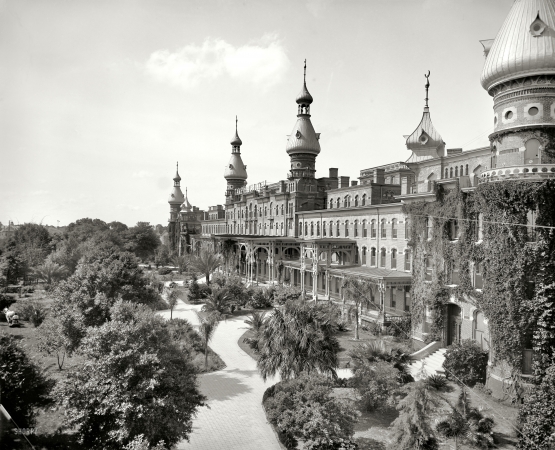 Photo showing: Tampa Bay Hotel -- Tampa Florida, 1902.