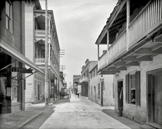 Photo showing: Old Town -- Florida circa 1910. St. George Street, St. Augustine.