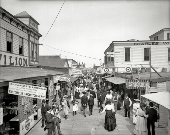 Photo showing: Rockaway Beach Bowery -- Rockaway, New York, circa 1905. The Bowery looking east.