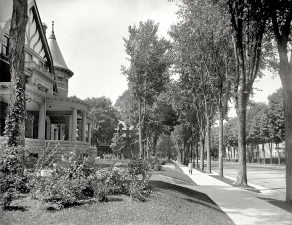 Photo showing: The Girl Next Door -- Saratoga Springs, New York, circa 1904, Union Avenue.