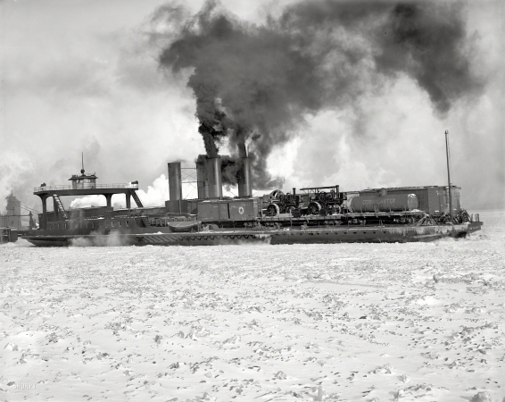 Photo showing: Smoke Monster -- Circa 1905. Transfer steamer Detroit of Detroit in the ice.