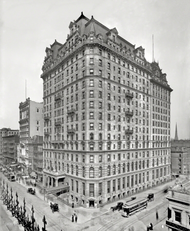 Photo showing: The Hotel Manhattan -- Madison Avenue and 42nd Street, New York City circa 1904.