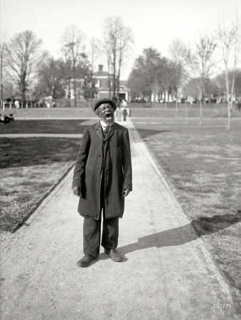 Photo showing: Buzzard Pete -- Charlottesville, Virginia, circa 1905. Buzzard Pete.
