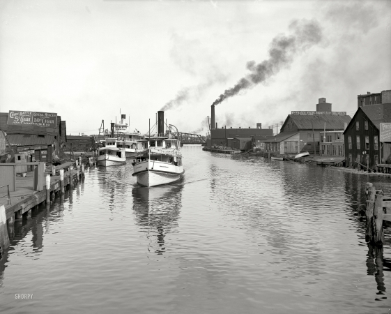 Photo showing: Black River -- Circa 1905. Port Huron, Michigan -- Black River.