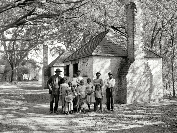 Photo showing: Family Portrait -- Savannah, Georgia, circa 1907. Family at the Hermitage.