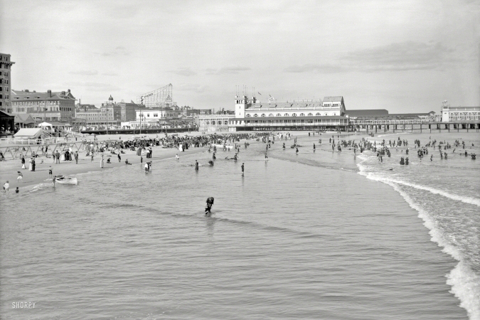 Photo showing: Everywhere a Sign -- Atlantic City circa 1910. The beach and Steeplechase Pier.