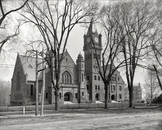 Photo showing: Lyon Hall -- Circa 1908. Mary Lyon Hall, Mount Holyoke College, South Hadley, Mass.