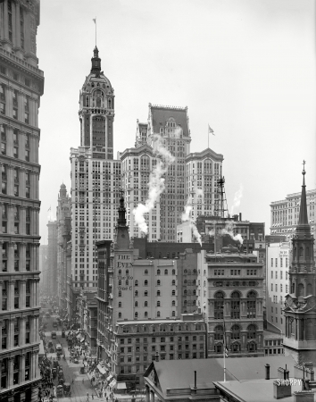 Photo showing: Singer on Broadway -- Manhattan circa 1910. Singer Building down Broadway from the post office.