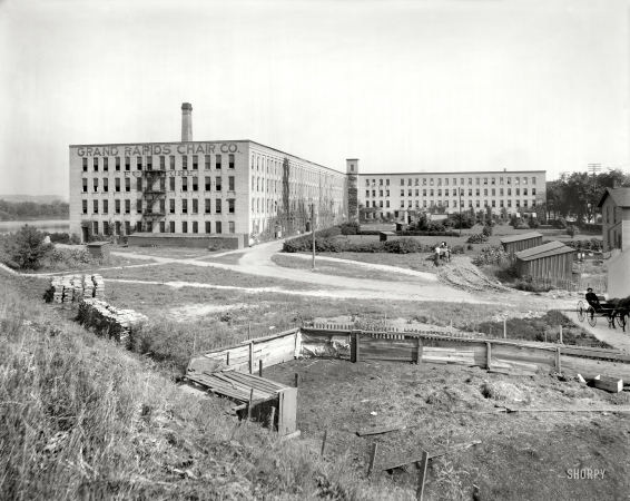 Photo showing: Grand Rapids Chair Co. -- Grand Rapids, Michigan, circa 1908.