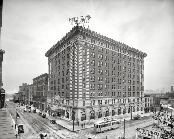Photo showing: Hotel Secor Fireproof -- Toledo, Ohio, circa 1909. Hotel Secor, Jefferson Avenue and Superior Street. 