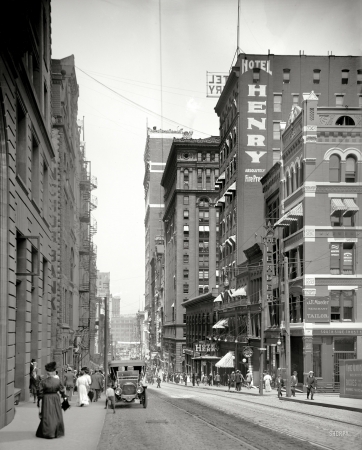 Photo showing: Pittsburgh 1908 -- Looking down Fifth Avenue.