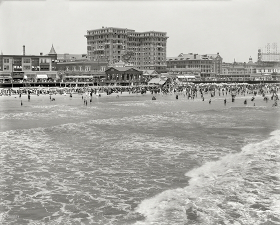 Photo showing: Chalfonte Hotel -- Atlantic City circa 1913. Chalfonte Hotel.
