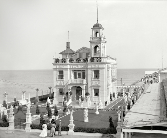 Photo showing: Beach Bungalow -- Atlantic City, circa 1910. Showman and developer Captain John Young's villa at No. 1 Atlantic Ocean.