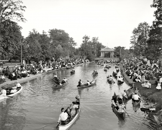 Photo showing: Water Music -- Detroit circa 1907. Band concert on Grand Canal, Belle Isle Park.