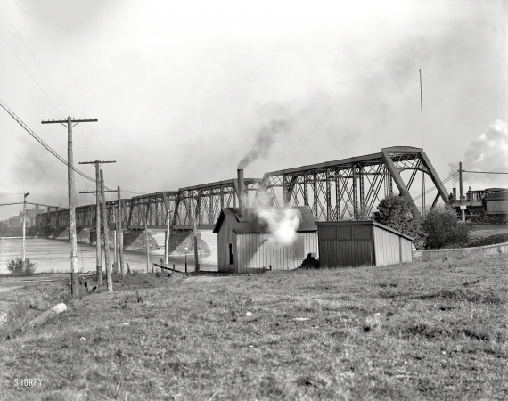 Photo showing: International Bridge -- Circa 1910. International Bridge over Niagara River at Buffalo, New York.