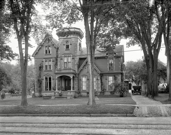 Photo showing: Mini Manse -- Utica, New York, circa 1910. Ex-Governor Seymour's house.