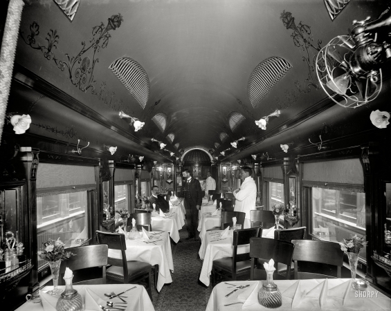 Photo showing: Railway Dining -- Delaware, Lackawanna & Western Railroad dining car circa 1902.