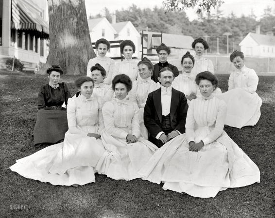 Photo showing: Mansion House Staff -- Poland Spring, Maine, circa 1900. At the Mansion House -- hotel staff.