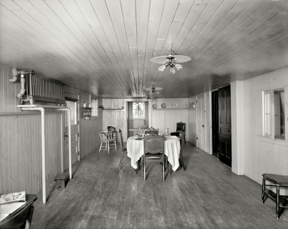 Photo showing: Dinner Is Served -- New Baltimore, Michigan, circa 1901. The Firs -- dining room.