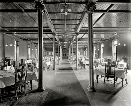 Photo showing: Healthy Dining Room -- Alma, Michigan, circa 1905. Dining room, Alma Sanitarium, a mineral water spa and resort.