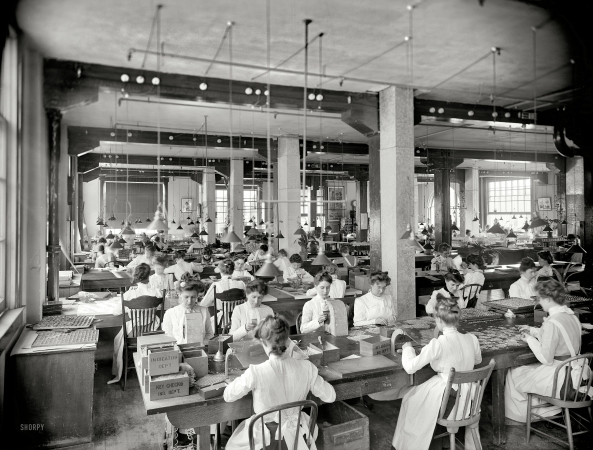 Photo showing: Working Girls -- Dayton, Ohio, circa 1902. Indicator department, National Cash Register Co.
