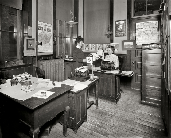Photo showing: The Steno Pool: 1903 -- Stenographers' room, Leland & Faulconer Manufacturing Co., Detroit.