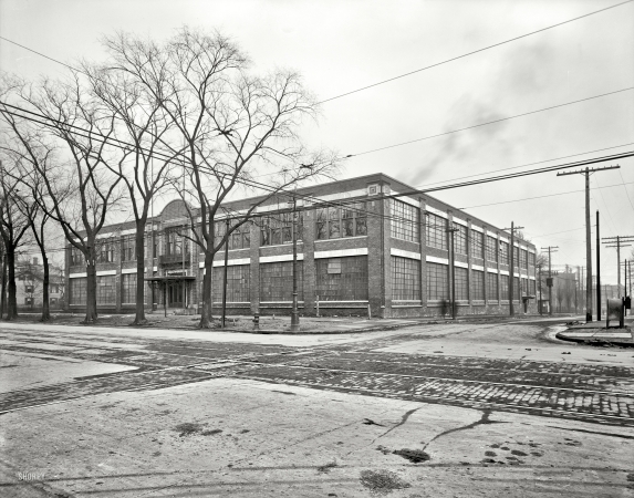 Photo showing: Factory Air -- A.J. Smith Construction Co. An industrial building somewhere in Detroit circa 1912.