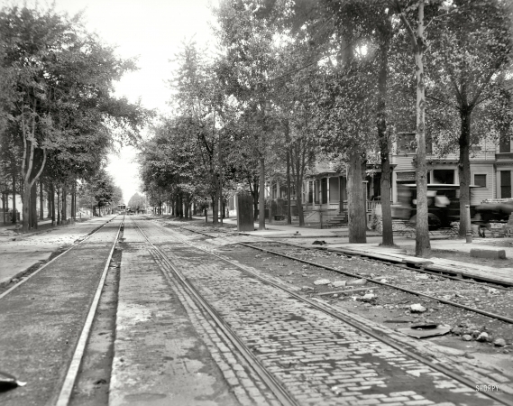 Photo showing: Buchanan Street -- Detroit circa 1914. Construction work -- grade separation from Buchanan Street.