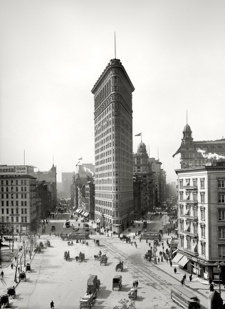 Photo showing: The Flatiron Building -- New York City, 1913.
