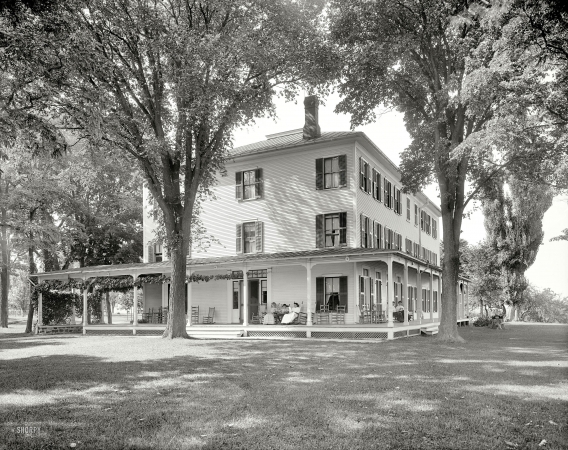 Photo showing: Summer Lodge -- Circa 1910. Trembleau Hall. Port Kent, N.Y.