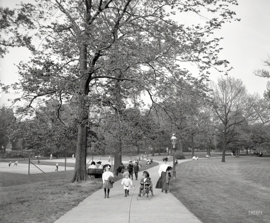 Photo showing: Central Park Players -- Louisville, Kentucky, circa 1907. Central Park.