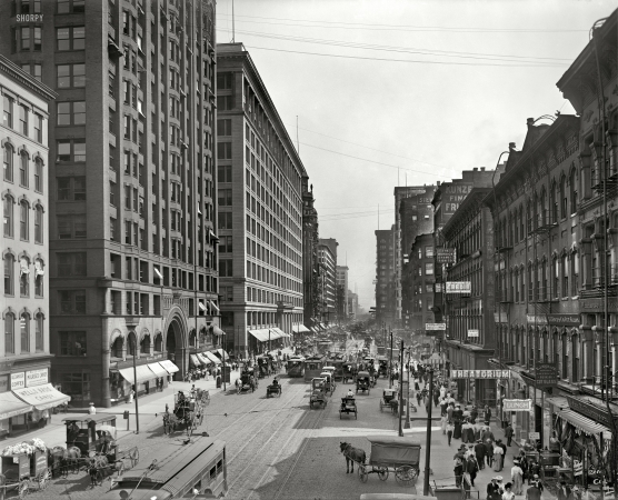 Photo showing: State Street, Chicago -- 1907. State Street south from Lake Street. At left, the Masonic Temple and Marshall Field.