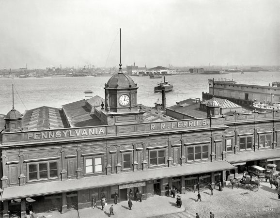 Photo showing: Rail and Ferry -- Philadelphia circa 1908. Pennsylvania R.R. ferry terminal, Market Street on the Delaware River.