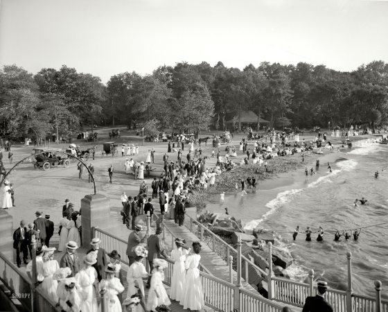 Photo showing: Gordon Park, Cleveland -- Circa 1908. The beach at Gordon Park, Cleveland.