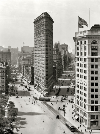 Photo showing: Flatiron: 1909 -- August 1909. The Flat Iron building, New York. Yet another iteration of everyone's favorite proto-skyscraper.