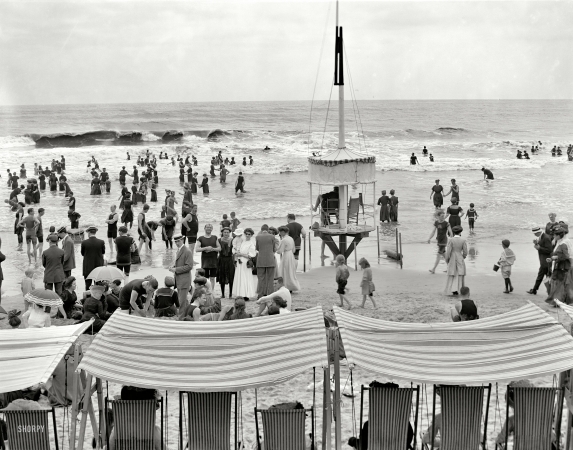 Photo showing: Atlantic City Lifeguards -- The Jersey Shore circa 1917. Life-saving lookout, Atlantic City.