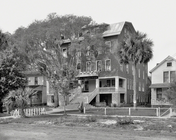 Photo showing: The Hamilton -- Circa 1908. The Hamilton -- Daytona, Florida.