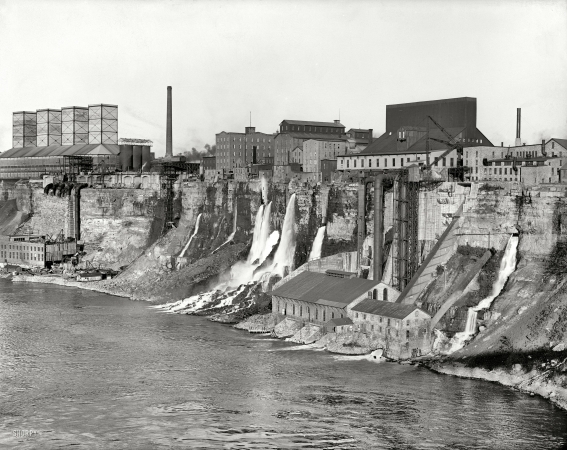 Photo showing: Niagara Mills -- Niagara Falls, New York, circa 1906. Mills along the gorge.