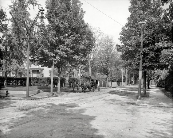Photo showing: Beech Street -- Circa 1910. Beech Street -- Manchester, New Hampshire.