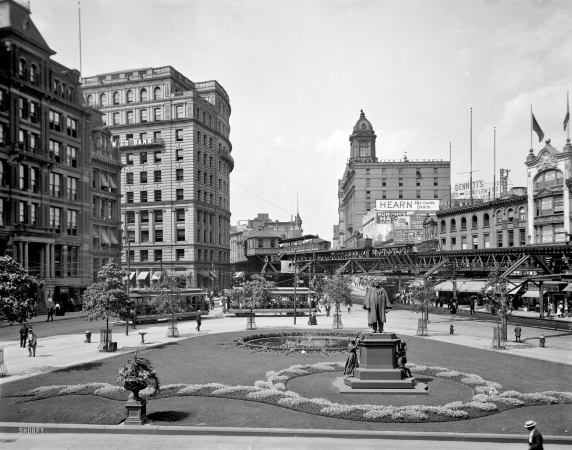 Photo showing: Bustling Brooklyn -- New York circa 1910. Brooklyn. Washington Street from Fulton with Beecher statue.