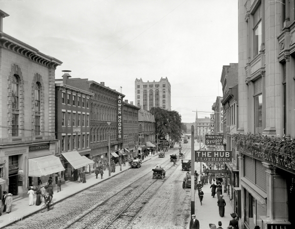 Photo showing: Congress Street, Portland -- Portland, Maine, circa 1910. Congress Street, looking north.