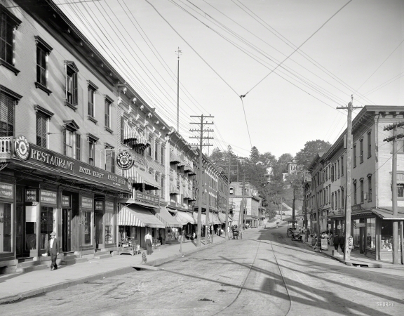 Photo showing: Tales of Tarrytown -- Circa 1913. Main Street -- Tarrytown, New York.