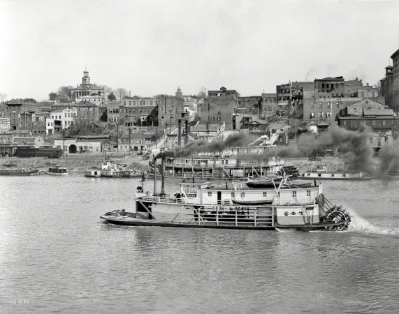 Photo showing: Peerless Vicksburg -- The Mississippi River circa 1909. Vicksburg waterfront and sternwheeler Peerless.