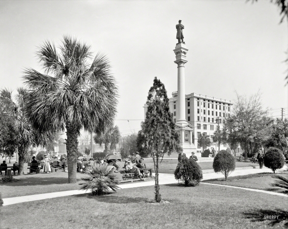 Photo showing: Hemming Park -- Jacksonville, Florida, circa 1910. Hemming Park. Confederate monument and Y.M.C.A.