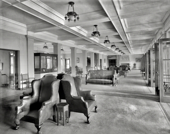 Photo showing: Ghost Lobby -- Circa 1910. The Concourse, Fort William Henry Hotel, Lake George, New York.