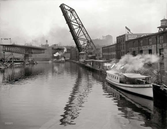 Photo showing: Cuyahoga River Bridges -- Cleveland, Ohio, circa 1912. Cuyahoga River. The Lift Bridge and Superior Avenue viaduct.
